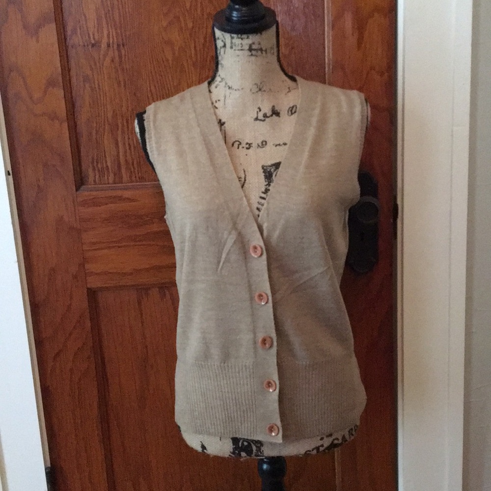 Sweater vest
